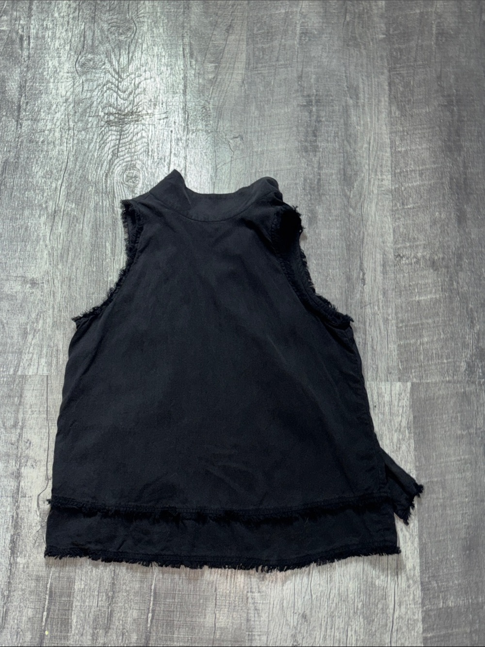 Cloth and Stone Sleeveless Tie Neck Top